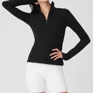 Alo Yoga Women's Black Long Sleeve Top